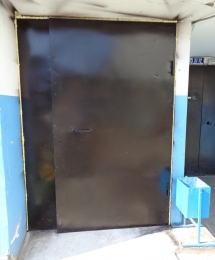 Дверь металлическая двустворчатая (для мусорокамеры)