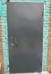 Дверь металлическая гладкая для отделения Сбербанка