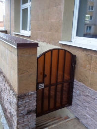 Дверь-решетка малая, с кодовым замком
