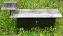 Лавка с боковым столиком и ящиком для хранения на кладбище (артикул - МРС12)